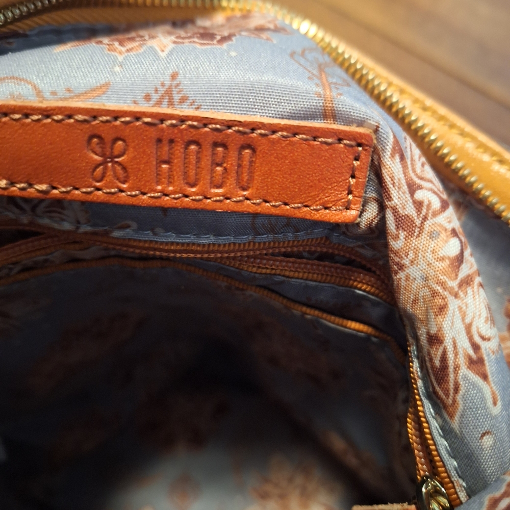 HOBO 'Blaze' Convertable Backpack Pebbled Leather Shoulder Bag with Tassel - Picture 9 of 9